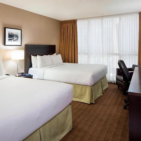 Delta Hotels Calgary Airport In-Terminal YYC Exterior foto