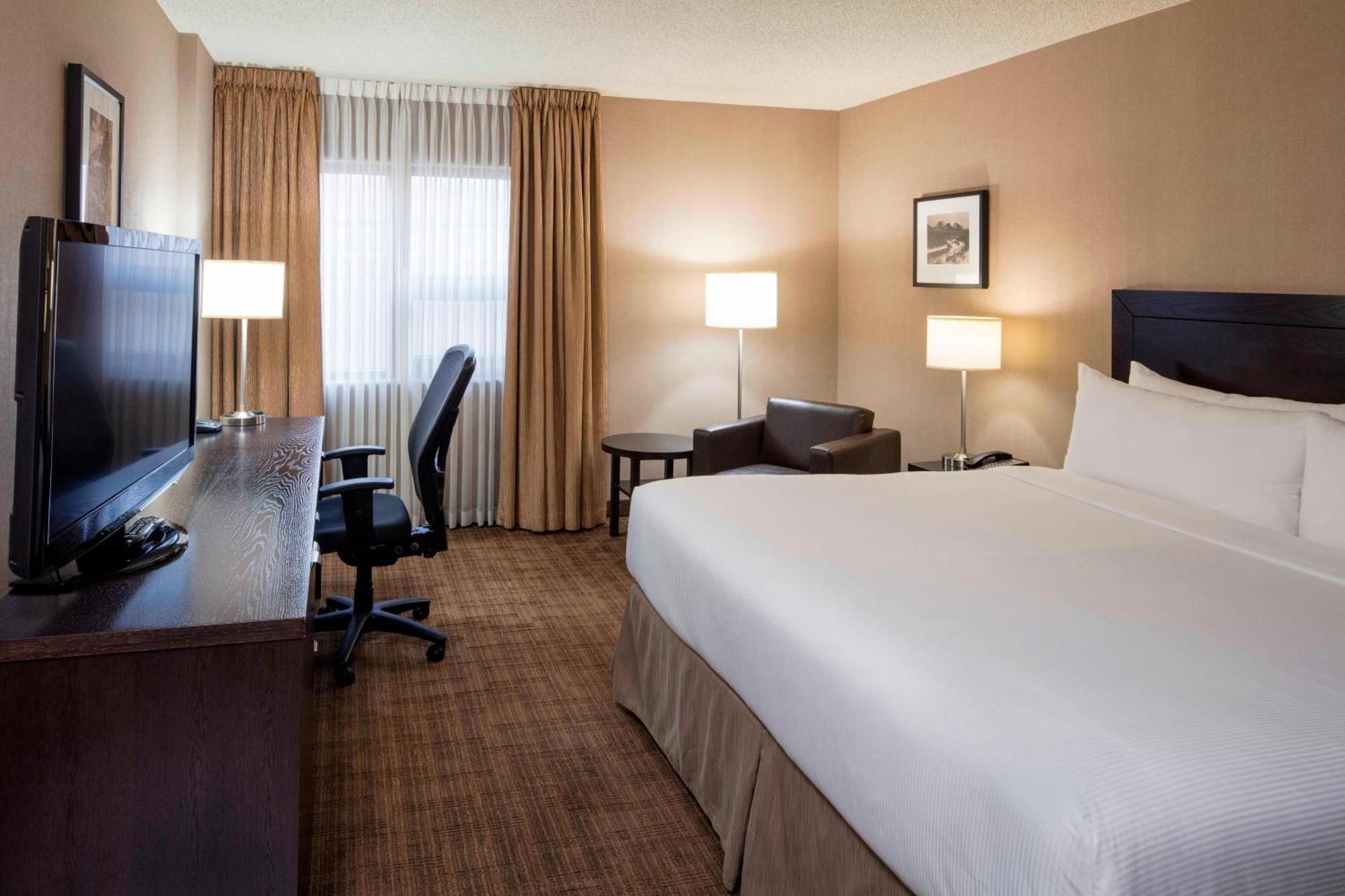 Delta Hotels Calgary Airport In-Terminal YYC Exterior foto